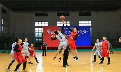篮球裁判开场怎么响哨-篮球裁判开场要吹哨吗