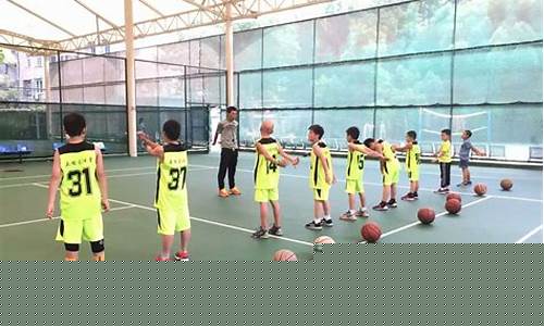 什么是业余篮球培训班-业余篮球学校