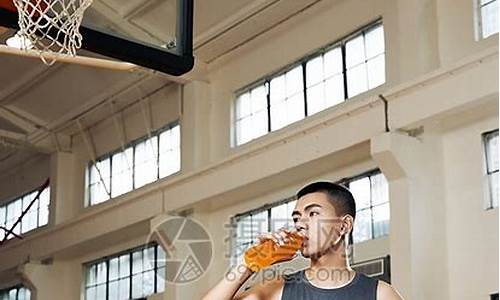 打篮球过程中喝什么-打篮球喝什么能兴奋
