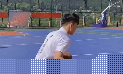怎么练篮球基本功-怎样练篮球基本功视频