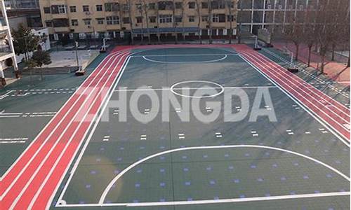 篮球场边鞋可以打球么-不同篮球场对鞋磨损