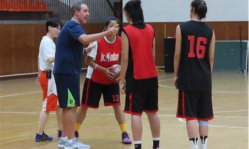 二军大的篮球教练-二军大篮球场对外开放吗?
