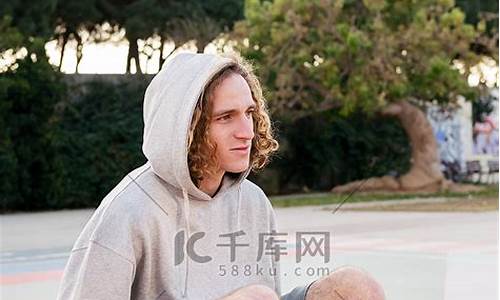 打完球不洗头就睡觉好不好-打完篮球不洗头发没事吗